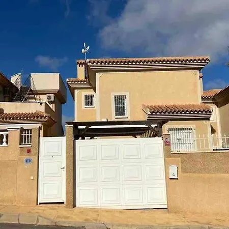 Cheerful 3-bedroom With Pool Villa