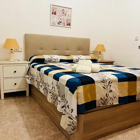 Villa Cheerful 3-bedroom With Pool